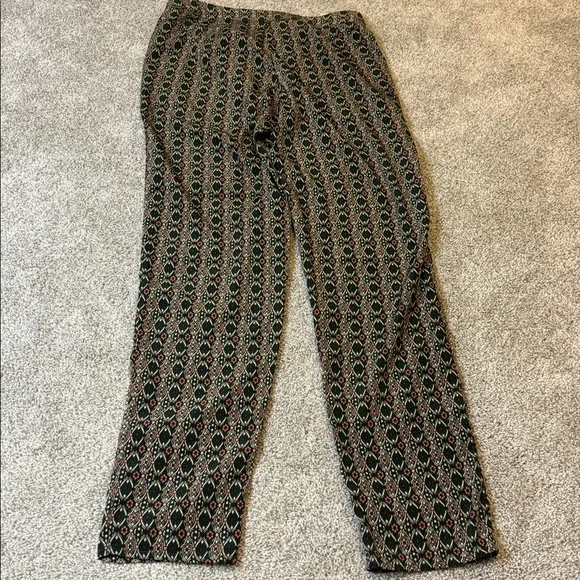 Forever 21 Geometric Dress Pants - Picture 6 of 7